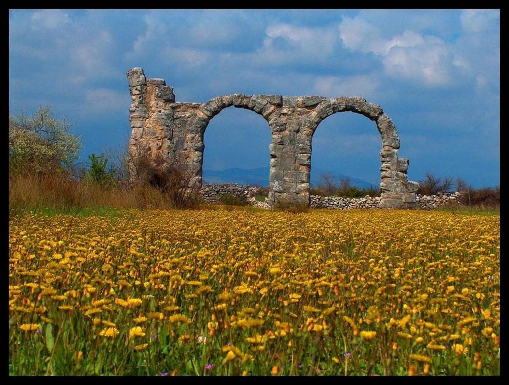 Krka Fairytale Village Rupe Exterior photo